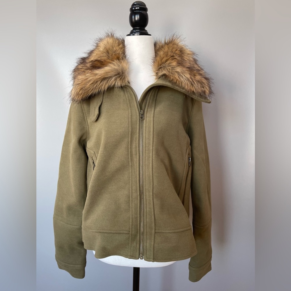Joe fresh flannel coat excellent condition pretty faux fur collar